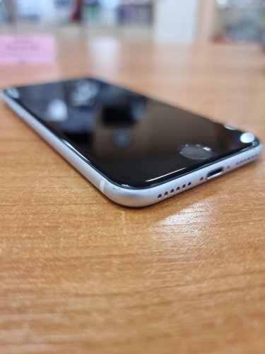 iPhone SE 128 GB