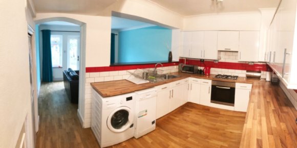 Nuomojamas kambarys £120/sav