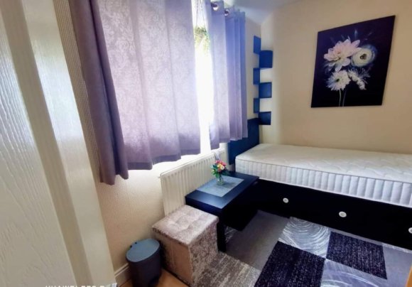 Thames View Barkinge pusantrinis kambarys.