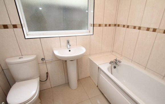 Nuomojamas 2 miegamuju butas su sodu