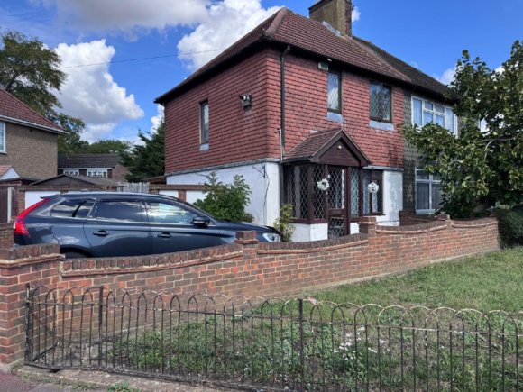 3 kambarių namas nuomai Dagenham