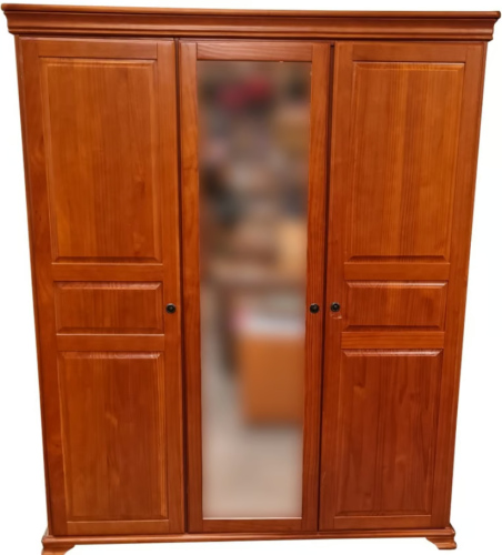 Triple Wardrobe With Mirror